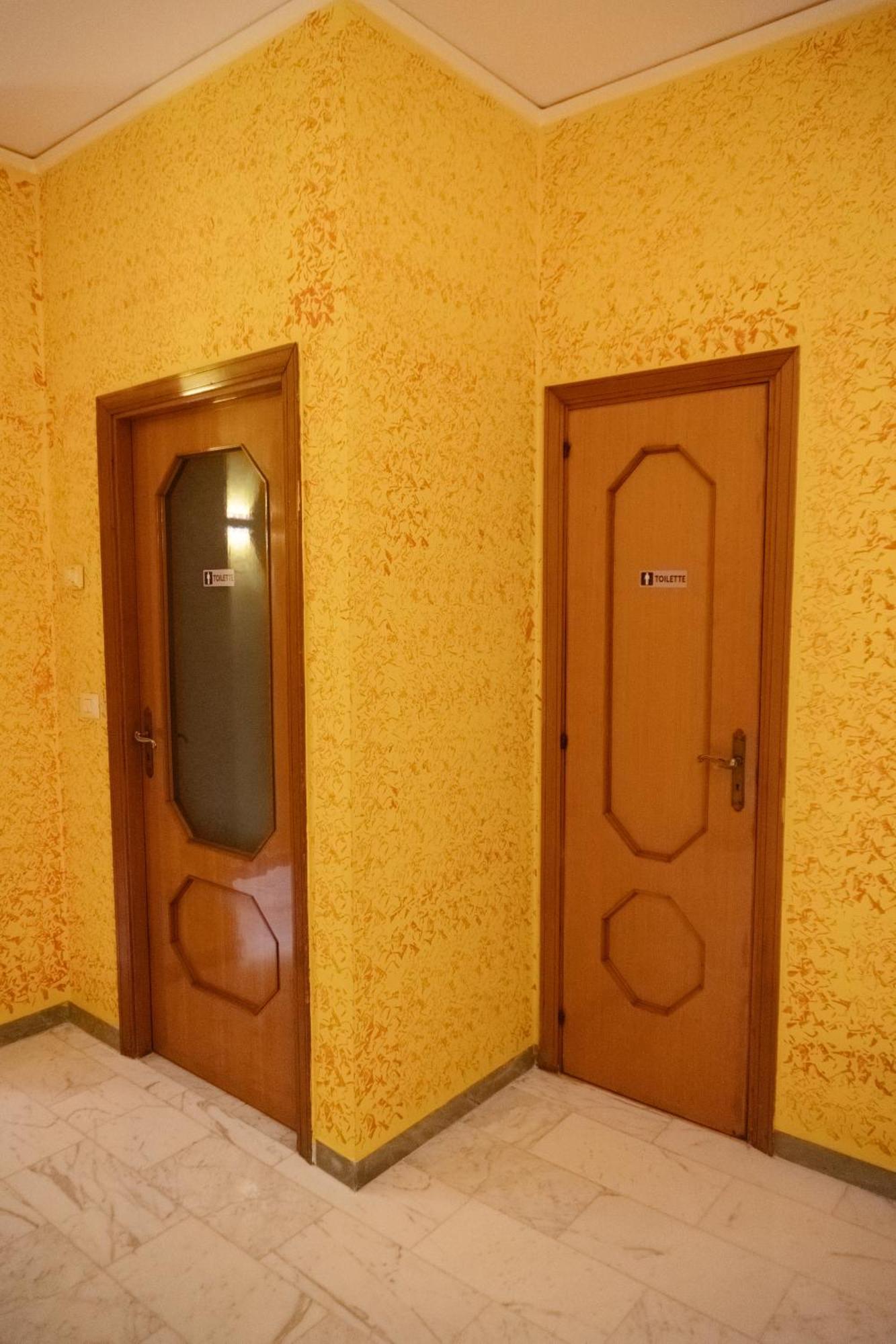 Domus Aurea Relax Room Σαλέρνο Εξωτερικό φωτογραφία