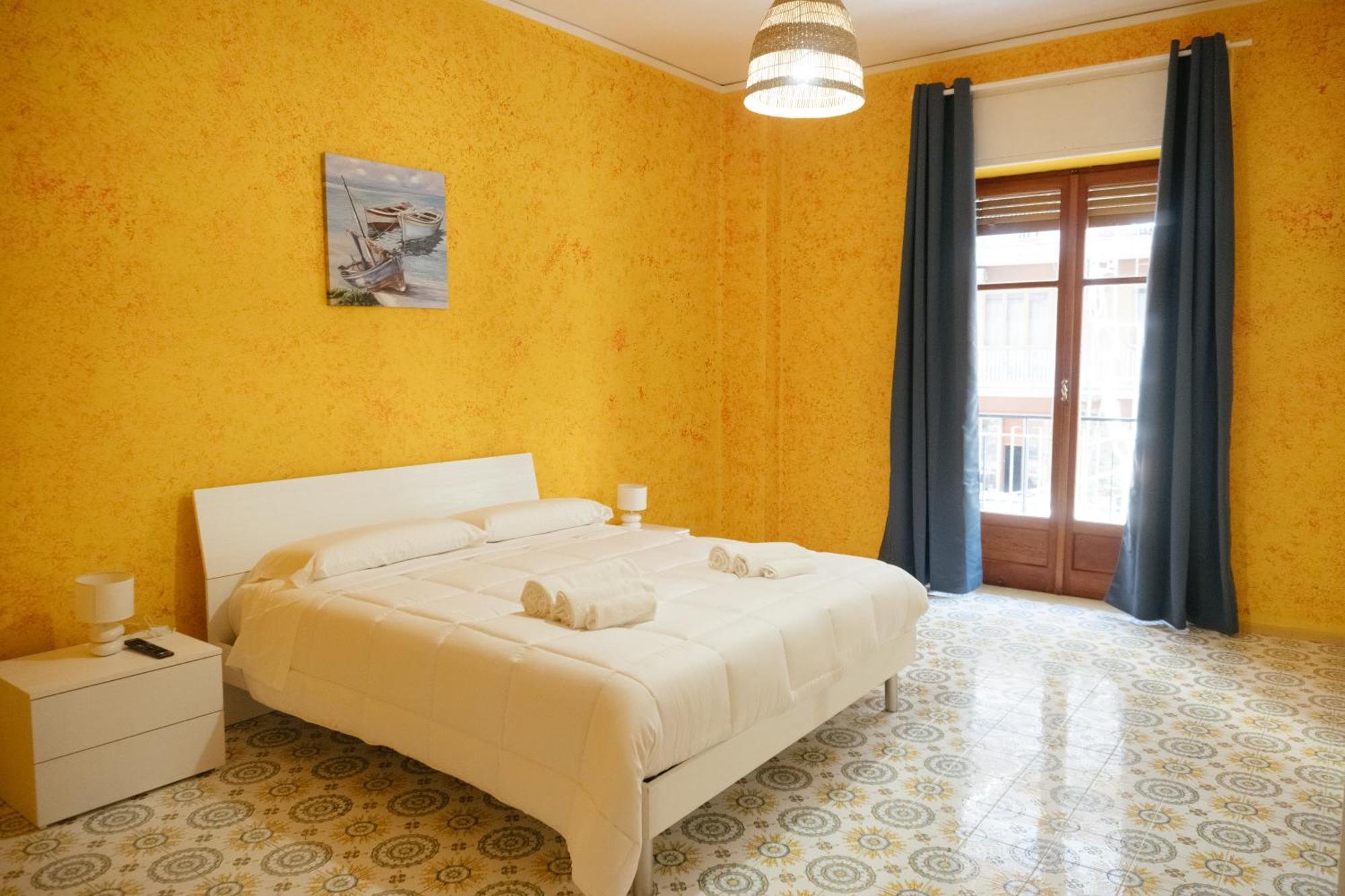 Domus Aurea Relax Room Σαλέρνο Εξωτερικό φωτογραφία